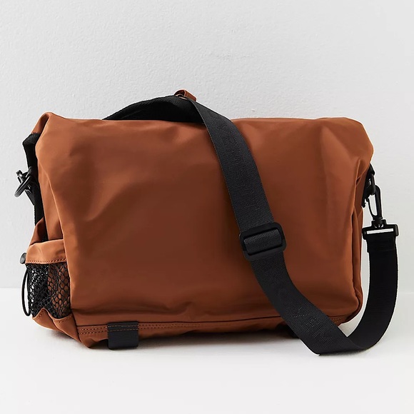 NEW Free People Move With It Messenger Bag - Picture 2 of 16